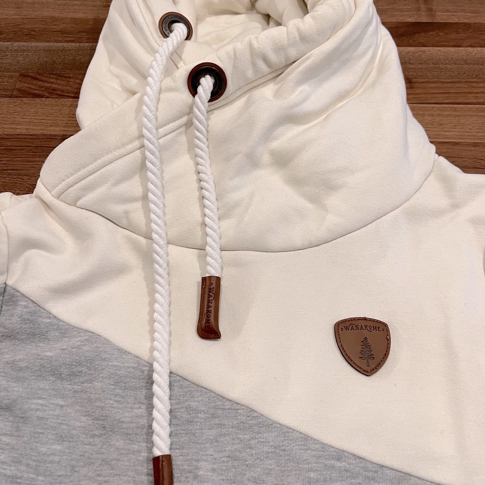 Wanakome Hoodie